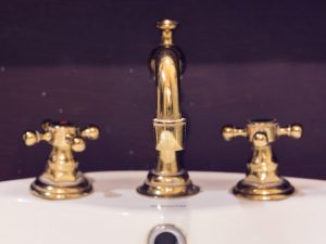 How to Fix a Leaky Compression Faucet in New Orleans