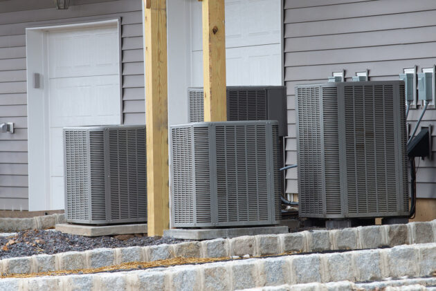 Why Heat Pumps Feel Less Powerful at Night Even When Settings Stay the Same