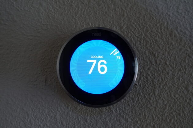 How Thermostat Placement Near Interior Walls Causes Delayed Cooling Response