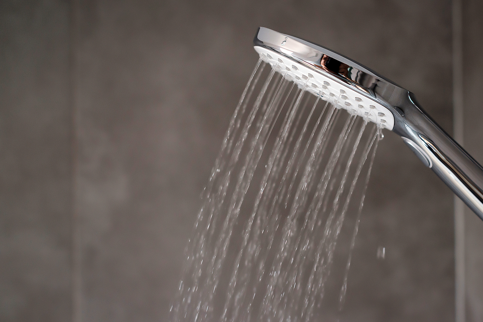 How to Replace a Shower Head: Stuck Arms, Leaks and When to Call a Plumber